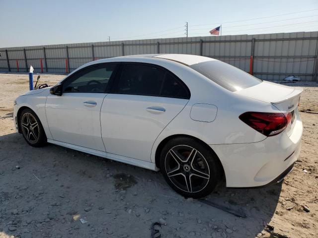Vin: wdd3g4eb8kw010856, lot: 52994075, mercedes-benz a-class 220 20192