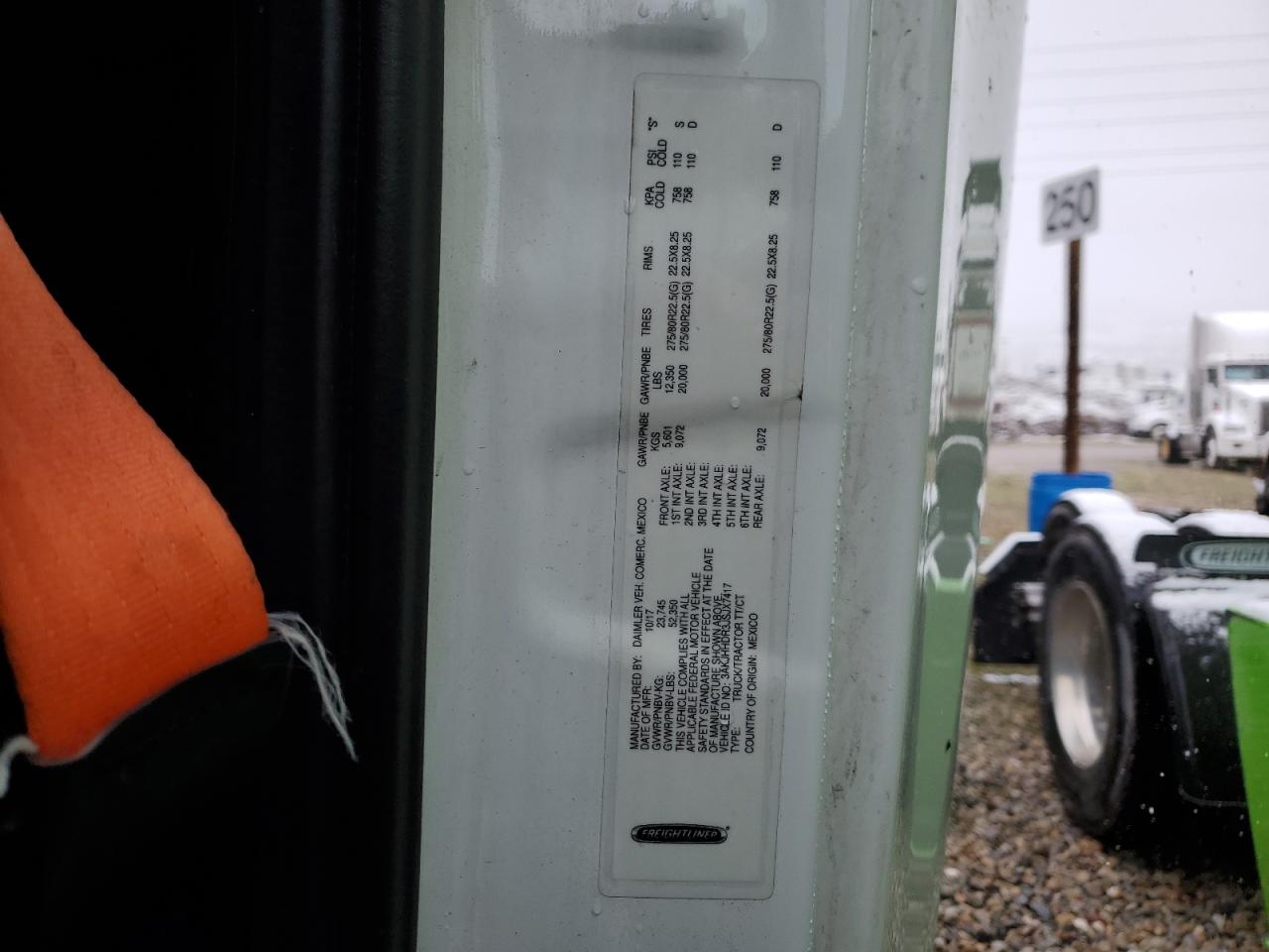 Lot #3254538175 2018 FREIGHTLINER CASCADIA 1