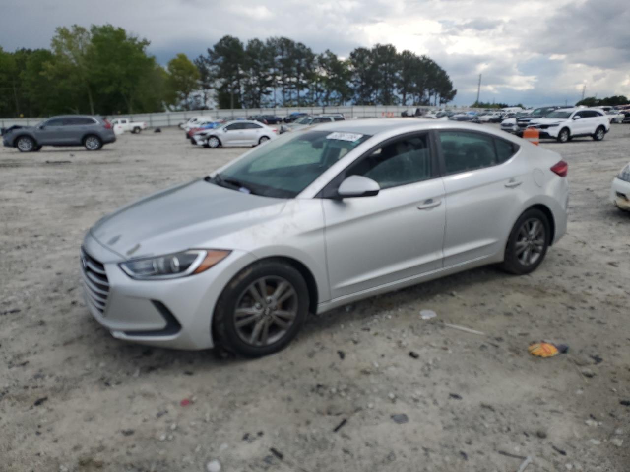HYUNDAI ELANTRA SE