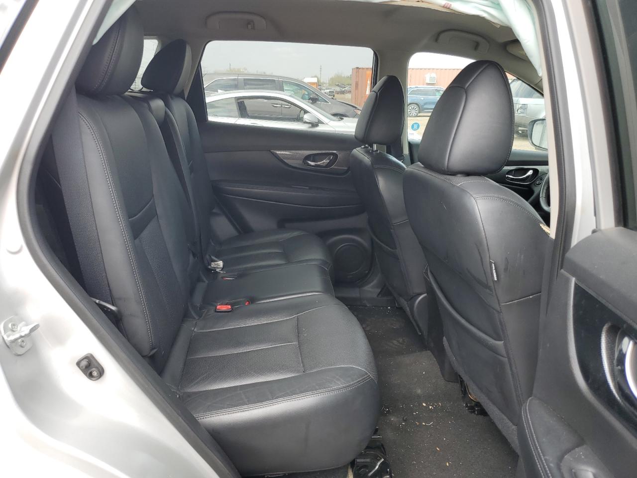 Nissan Rogue s 2015