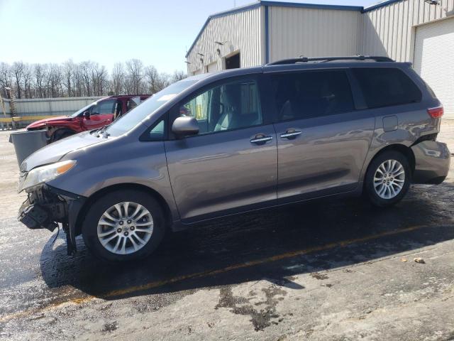 TOYOTA SIENNA XLE