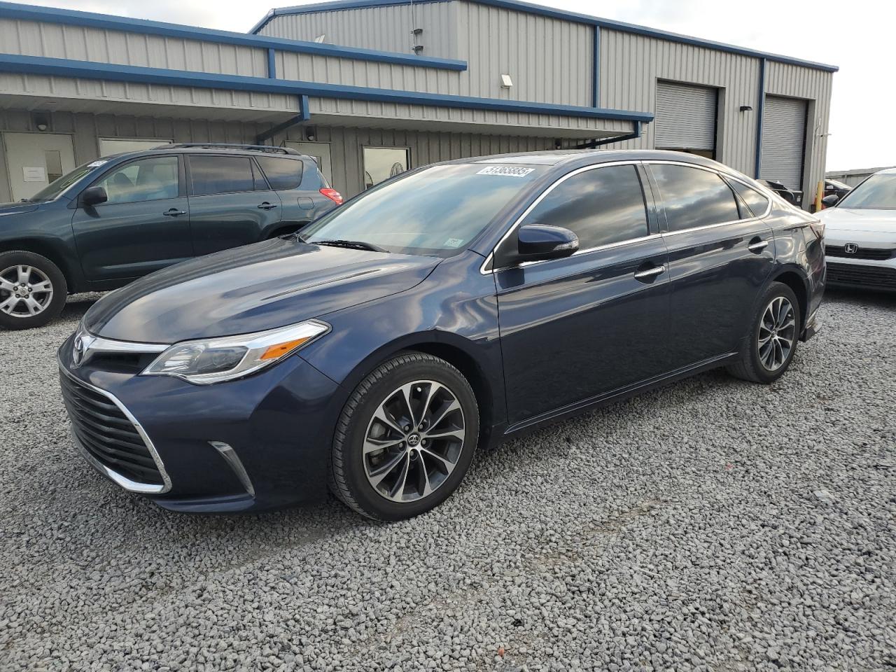 TOYOTA AVALON XLE