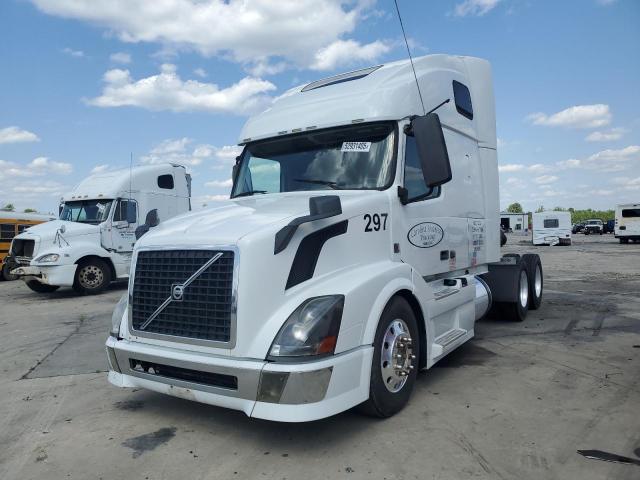 VOLVO VN VNL 2012 white tractor diesel 4V4NC9EJ1CN556297 photo #3