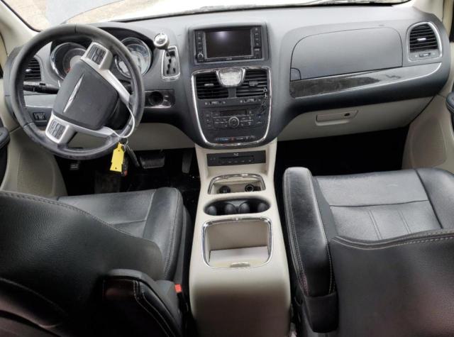 2016 CHRYSLER TOWN & COU - 2C4RC1CG1GR302345