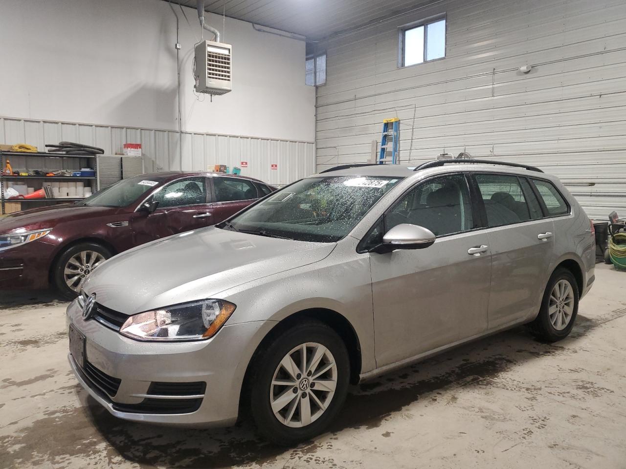 VOLKSWAGEN GOLF SPORTSVAN S
