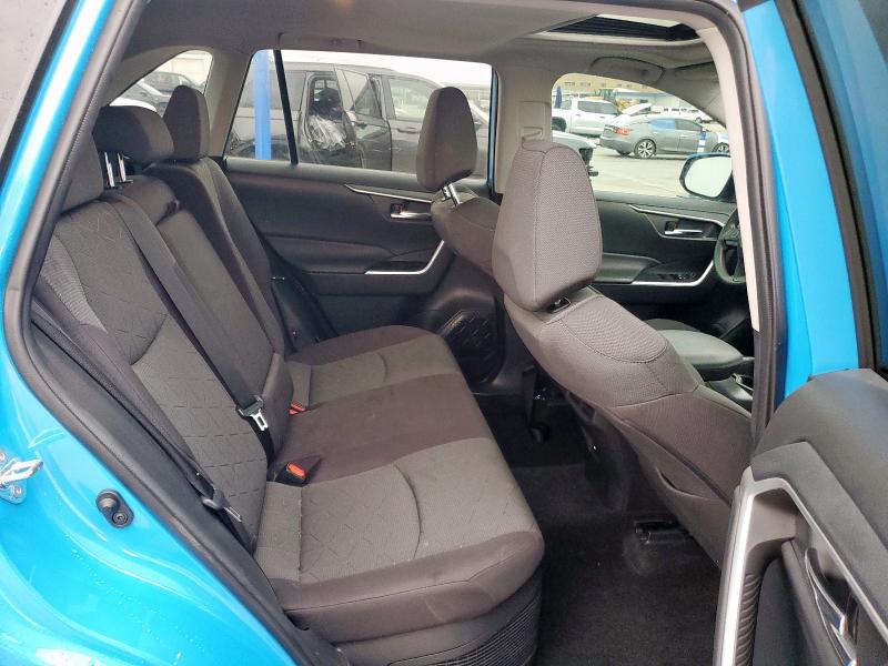 2021 TOYOTA RAV4 XLE - 4T3RWRFV2MU033337