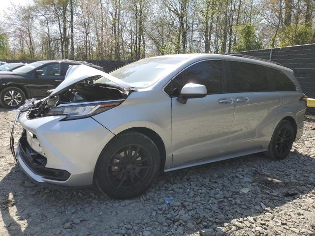 TOYOTA SIENNA LE