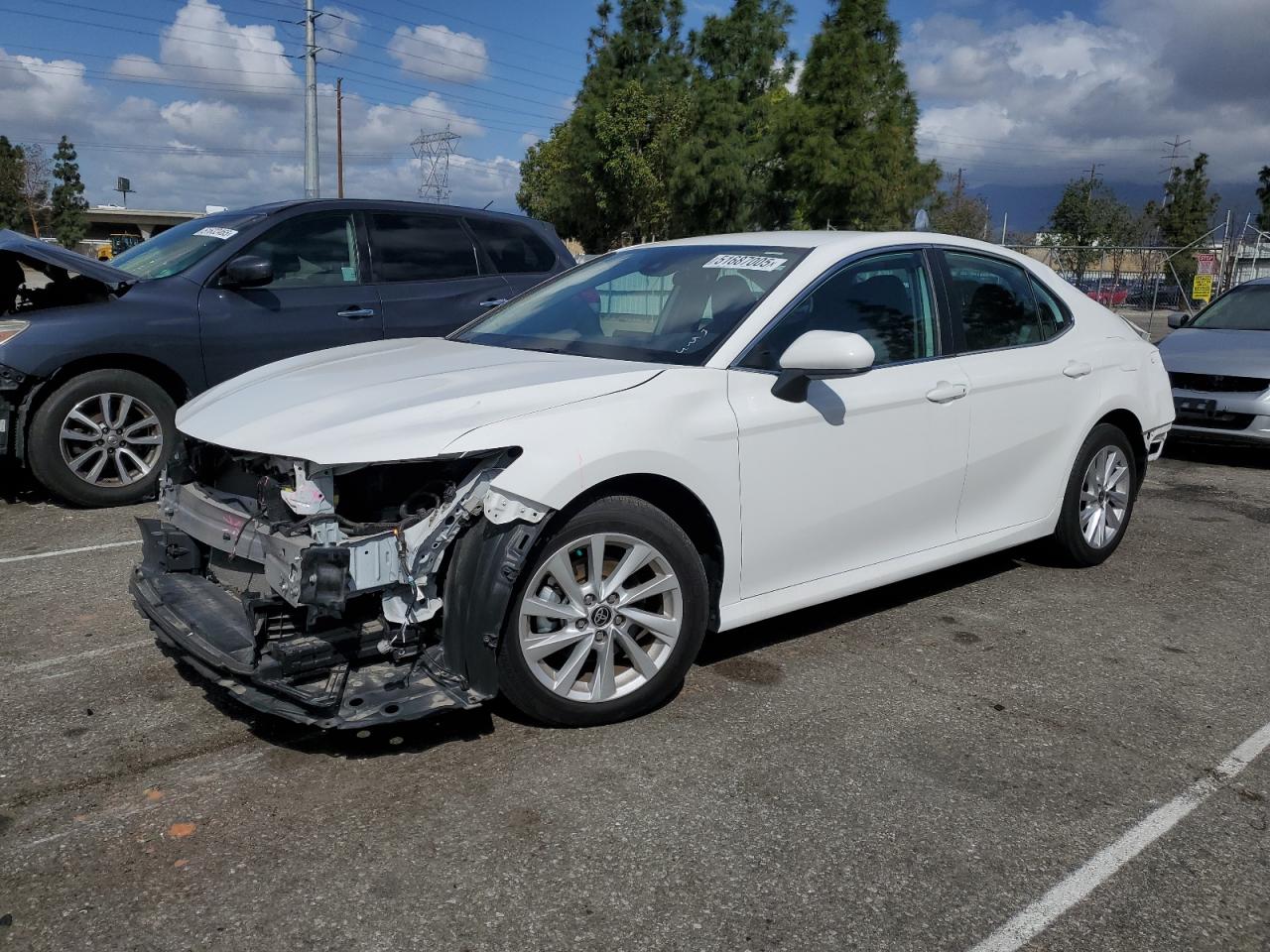 TOYOTA CAMRY LE