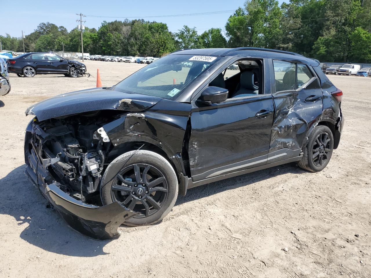 NISSAN KICKS SR