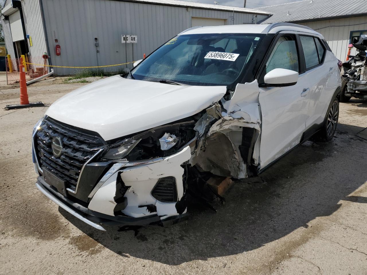 NISSAN KICKS SV