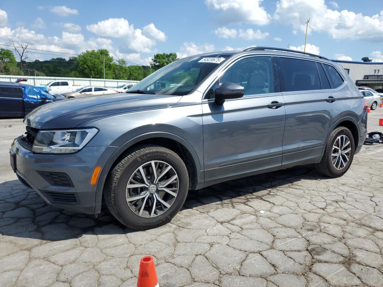 VOLKSWAGEN TIGUAN SE