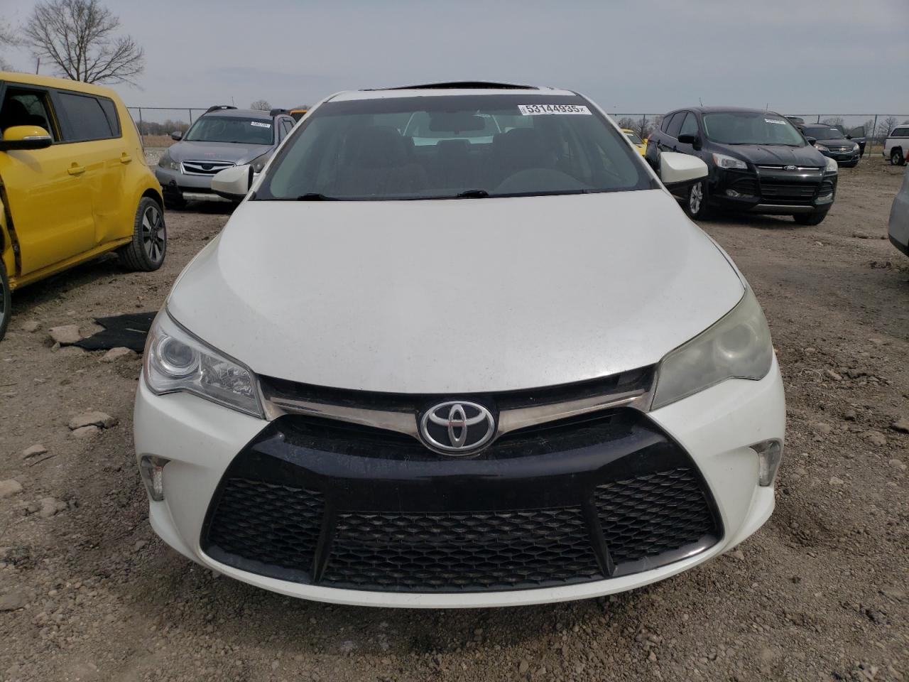 Toyota Camry le 2016