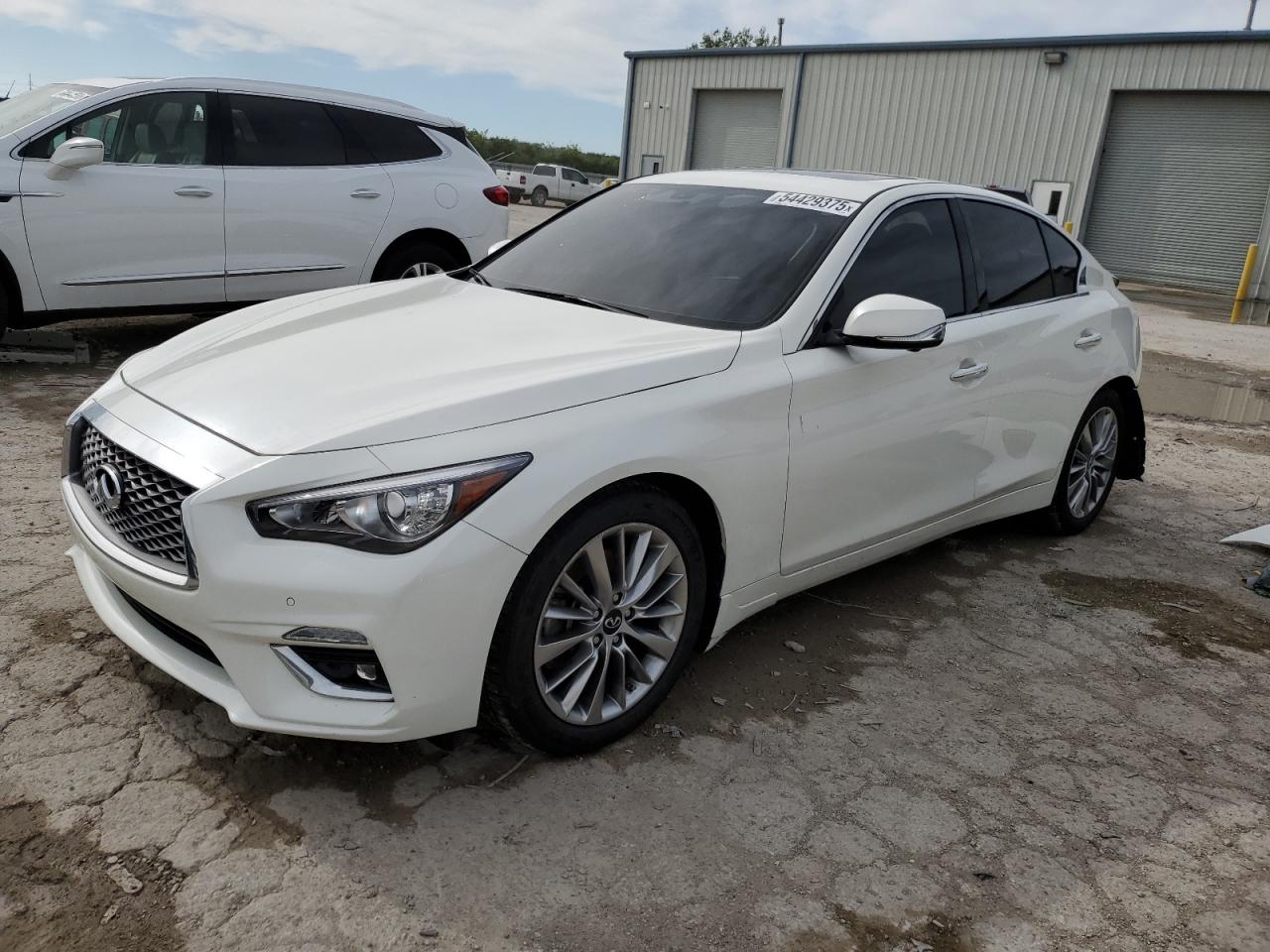 INFINITI Q50 LUXE