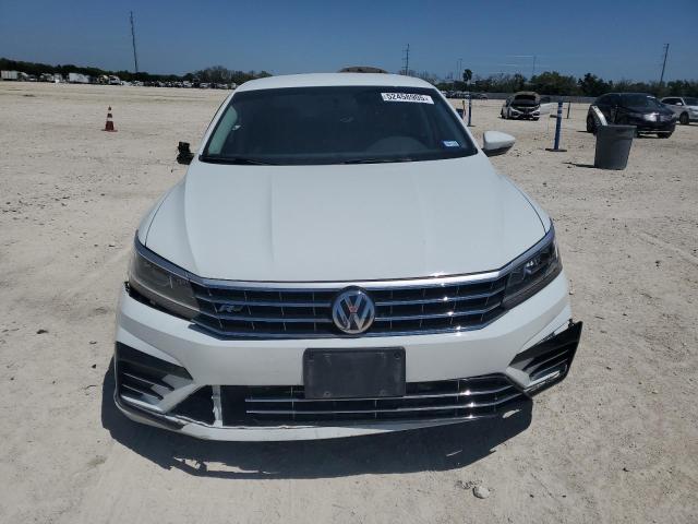 2017 VOLKSWAGEN PASSAT R-L - 1VWDT7A31HC015950