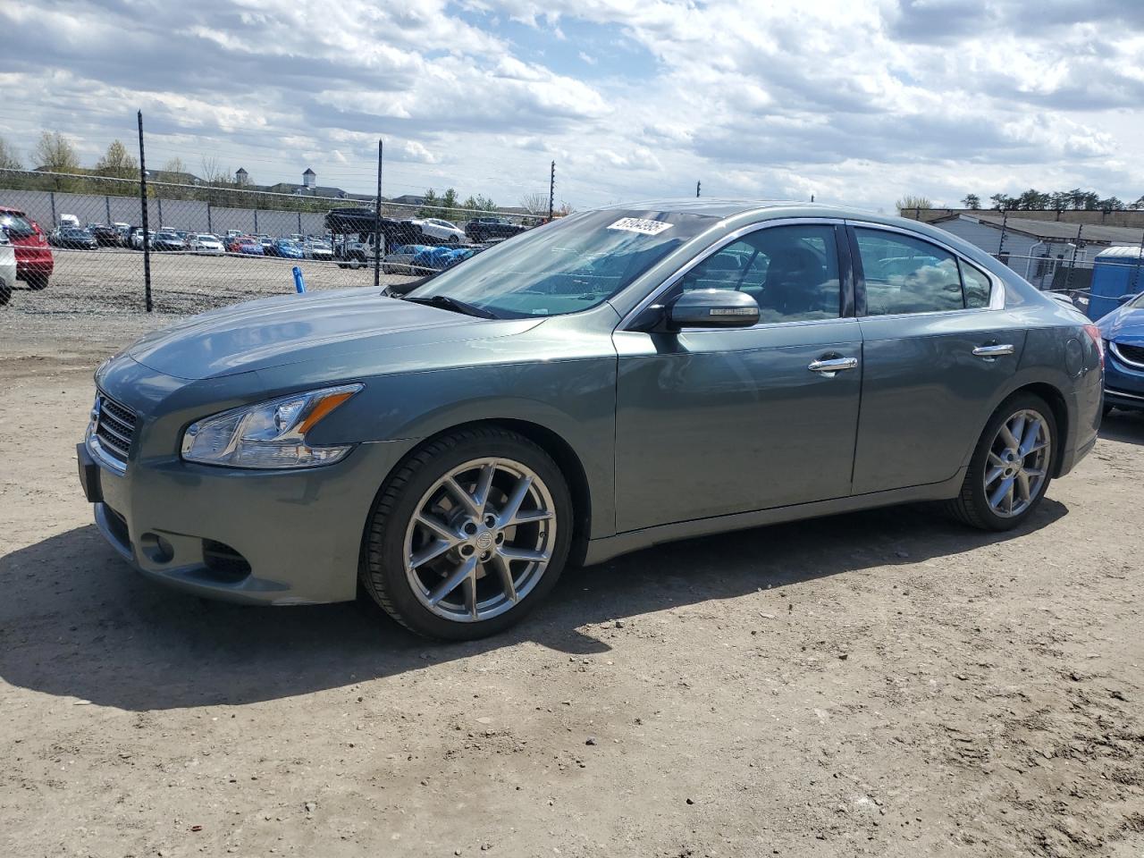 NISSAN MAXIMA S