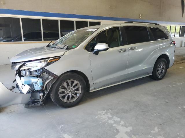 TOYOTA SIENNA XLE