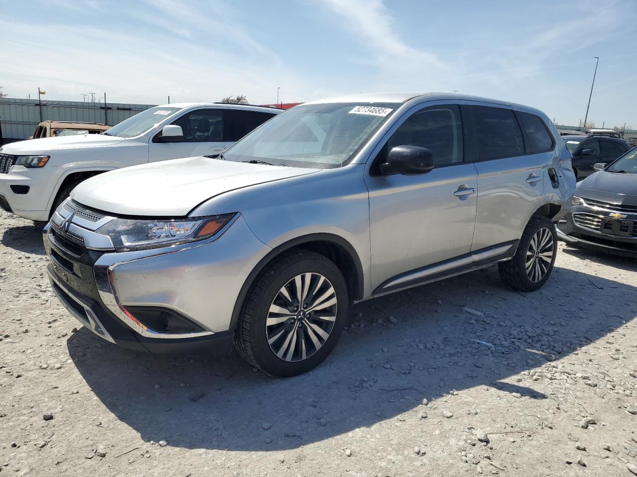 MITSUBISHI OUTLANDER SE