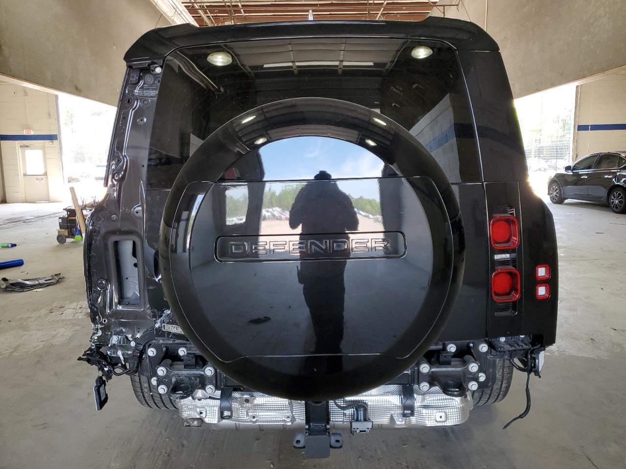 LAND ROVER DEFENDER 130 OUTBOUND