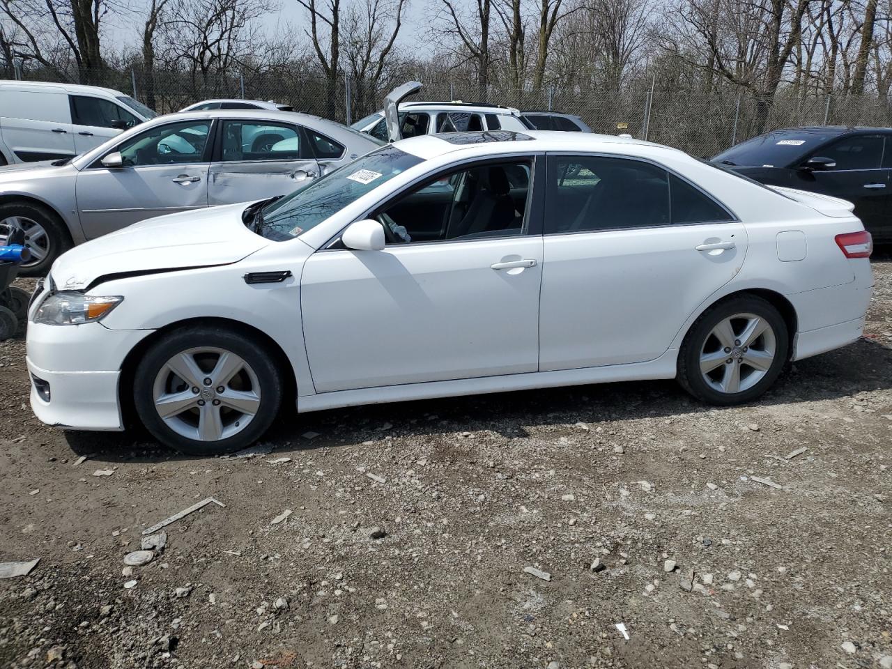 TOYOTA CAMRY BASE