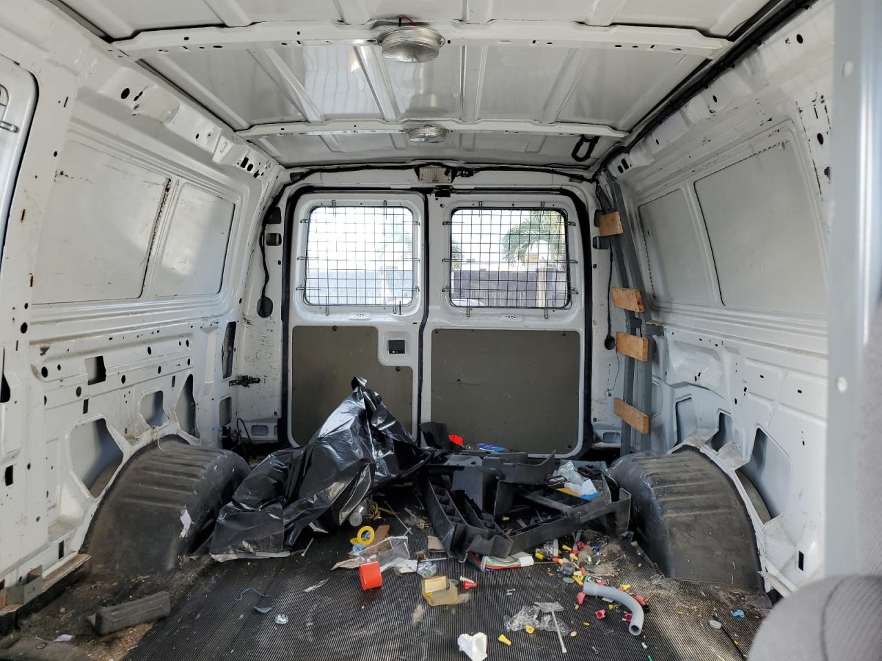 FORD ECONOLINE E250 VAN