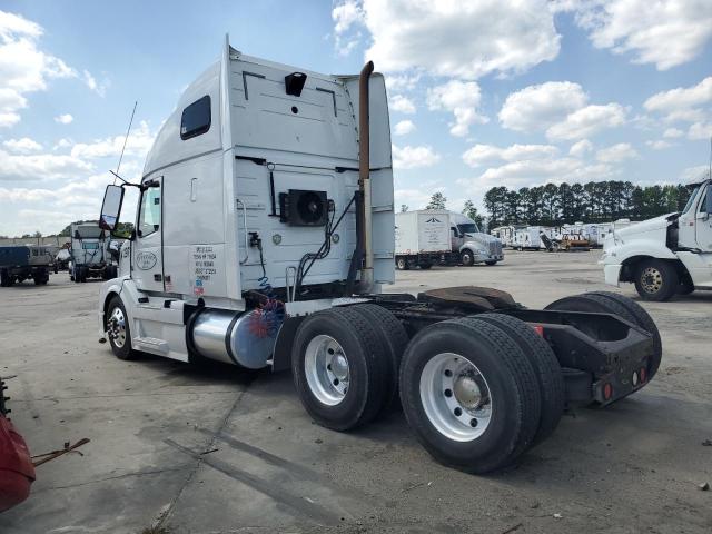VOLVO VN VNL 2012 white tractor diesel 4V4NC9EJ1CN556297 photo #4