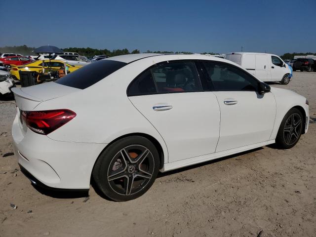 Vin: wdd3g4eb8kw010856, lot: 52994075, mercedes-benz a-class 220 20193
