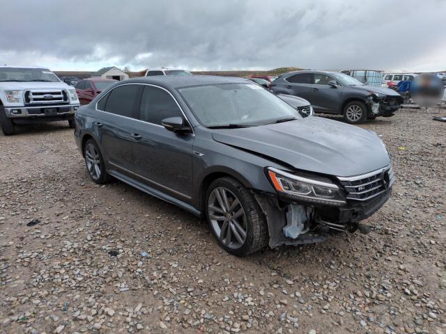 2017 VOLKSWAGEN PASSAT R-L 1VWDT7A3XHC030687