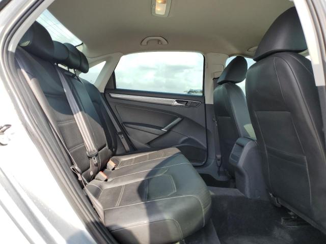2017 VOLKSWAGEN PASSAT R-L - 1VWDT7A31HC042761