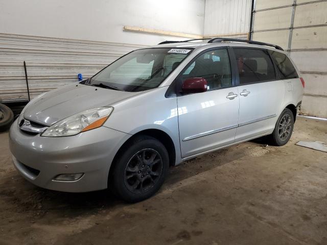 TOYOTA SIENNA XLE