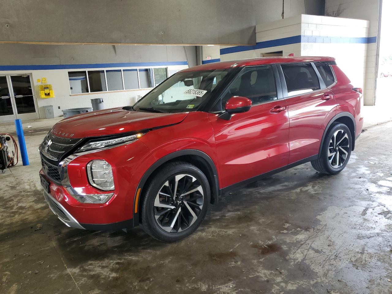 MITSUBISHI OUTLANDER SE