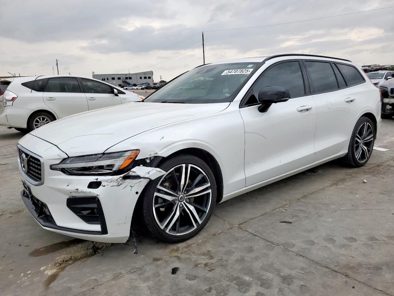 VOLVO V60 T5 R-DESIGN