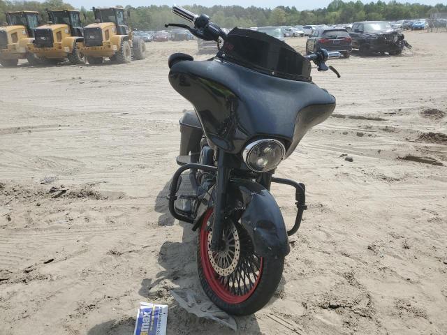 2011 HARLEY-DAVIDSON FLHX - 1HD1KB41XBB648108