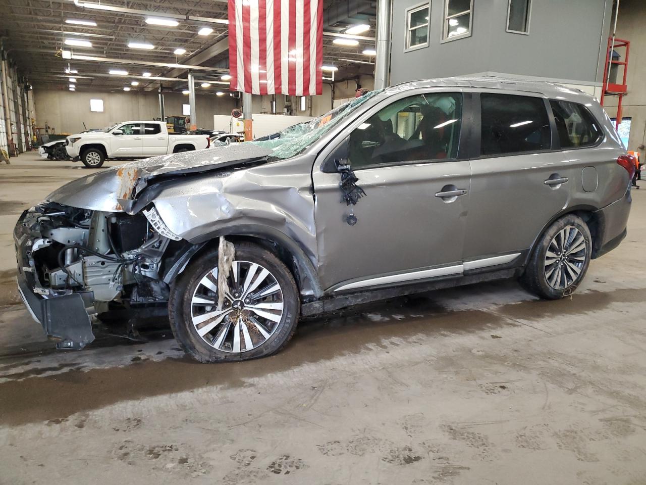 MITSUBISHI OUTLANDER ES