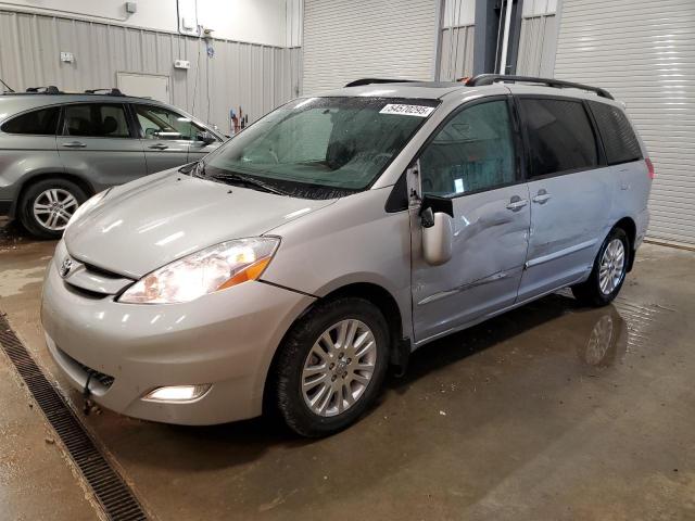TOYOTA SIENNA XLE