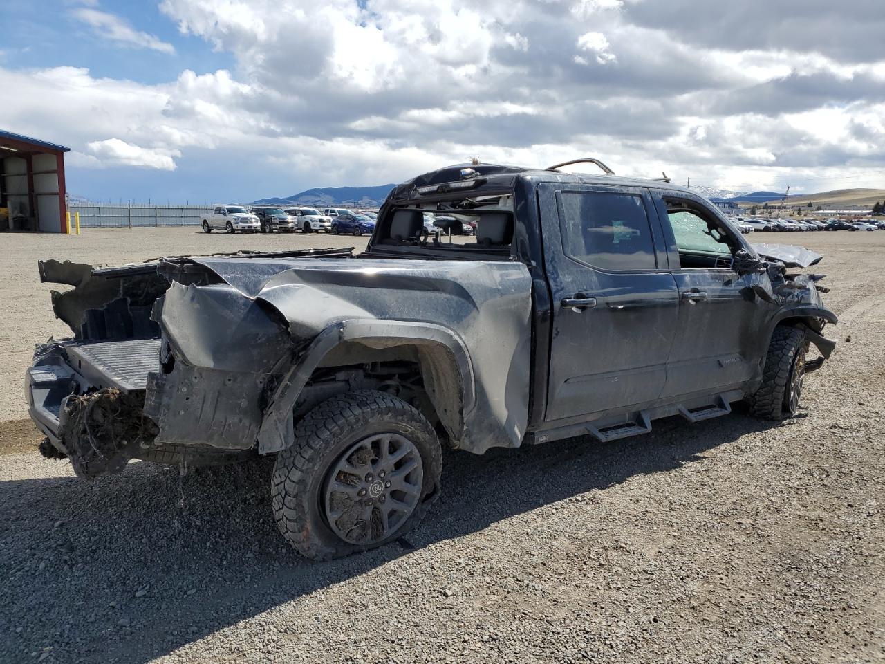 TOYOTA TUNDRA CREWMAX PLATINUM