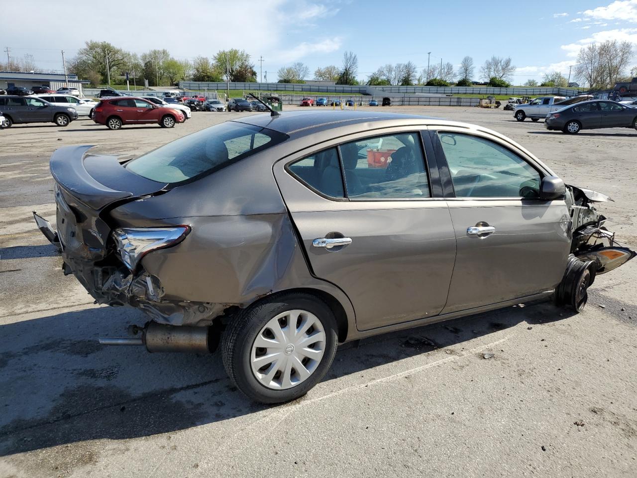 NISSAN VERSA S