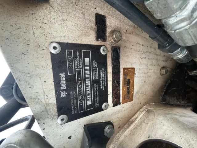 BOBCAT S740