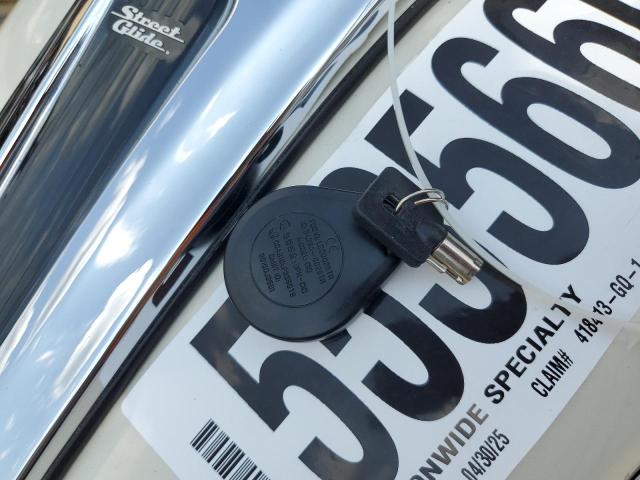 2015 HARLEY-DAVIDSON FLHXS STRE - 1HD1KRM17FB636318