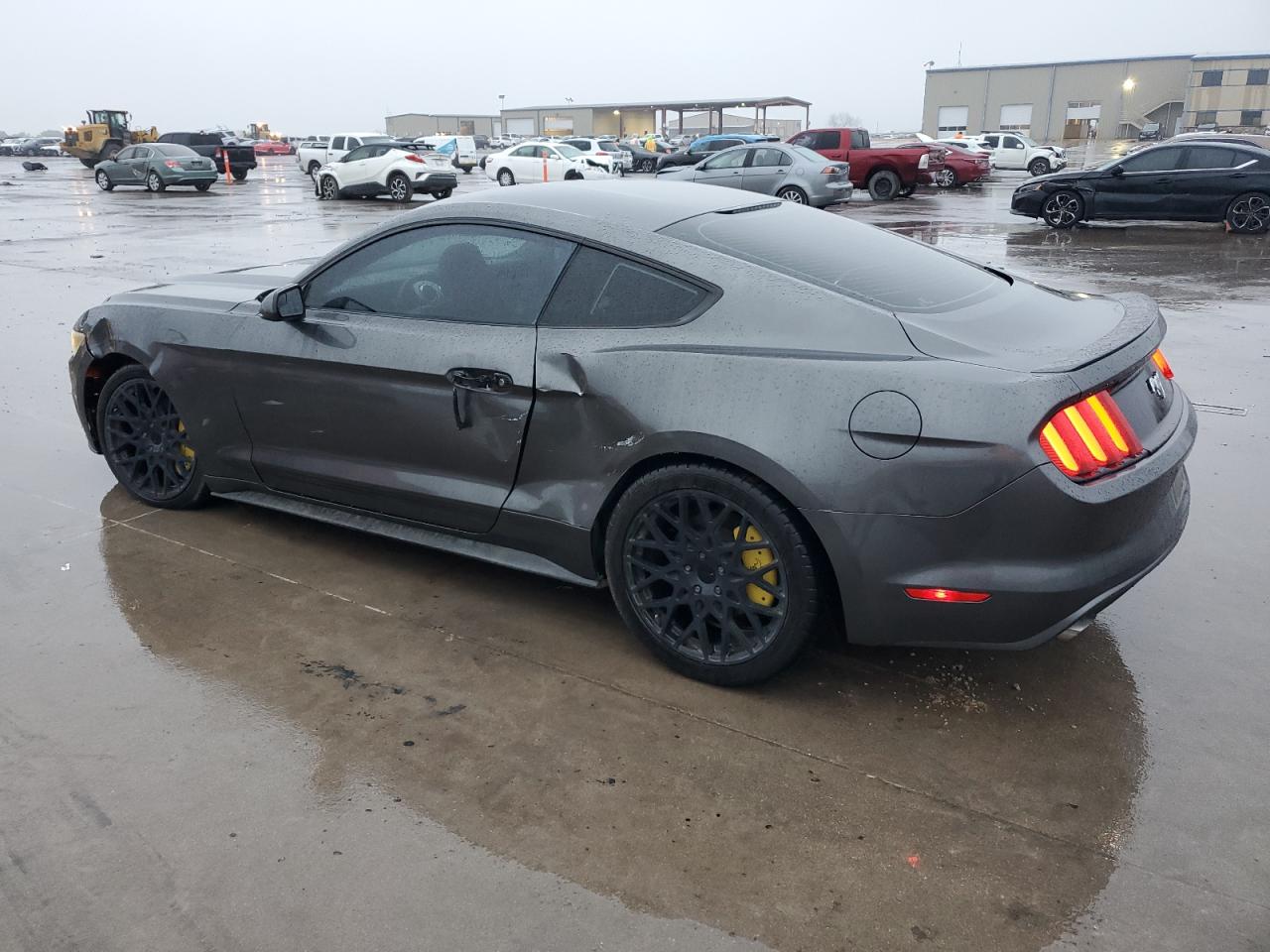 FORD MUSTANG