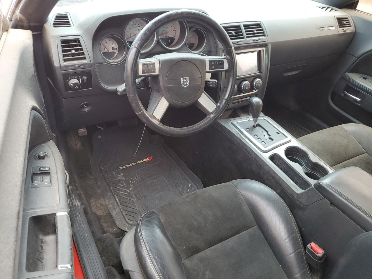 DODGE CHALLENGER SRT-8