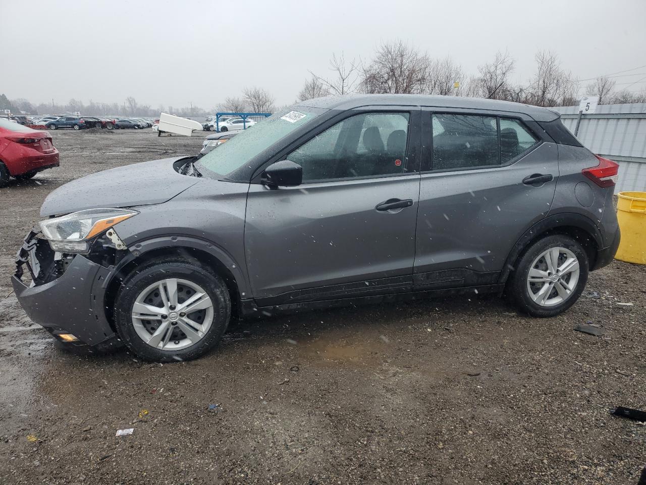 NISSAN KICKS S