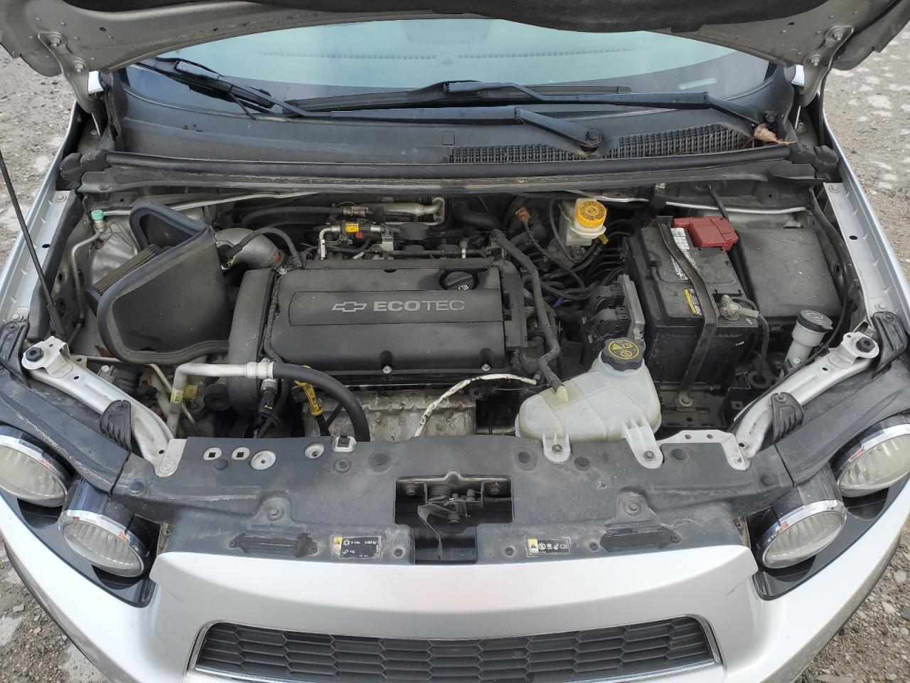 Chevrolet Sonic lt 2012