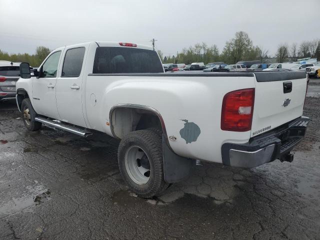 CHEVROLET SILVERADO 2009 white crew pic diesel 1GCJK93639F161228 photo #3