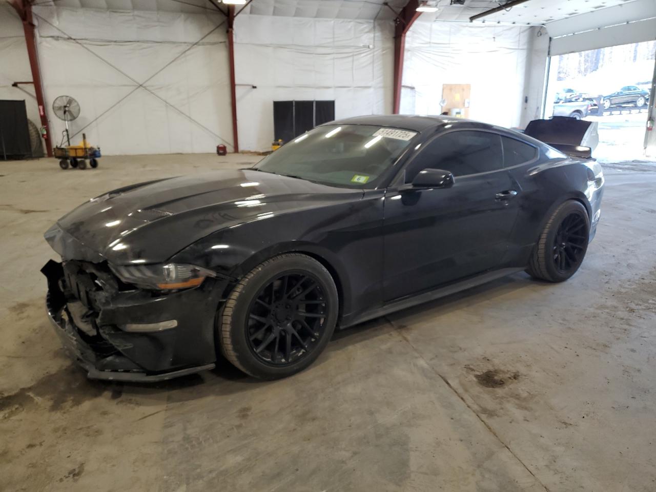 FORD MUSTANG