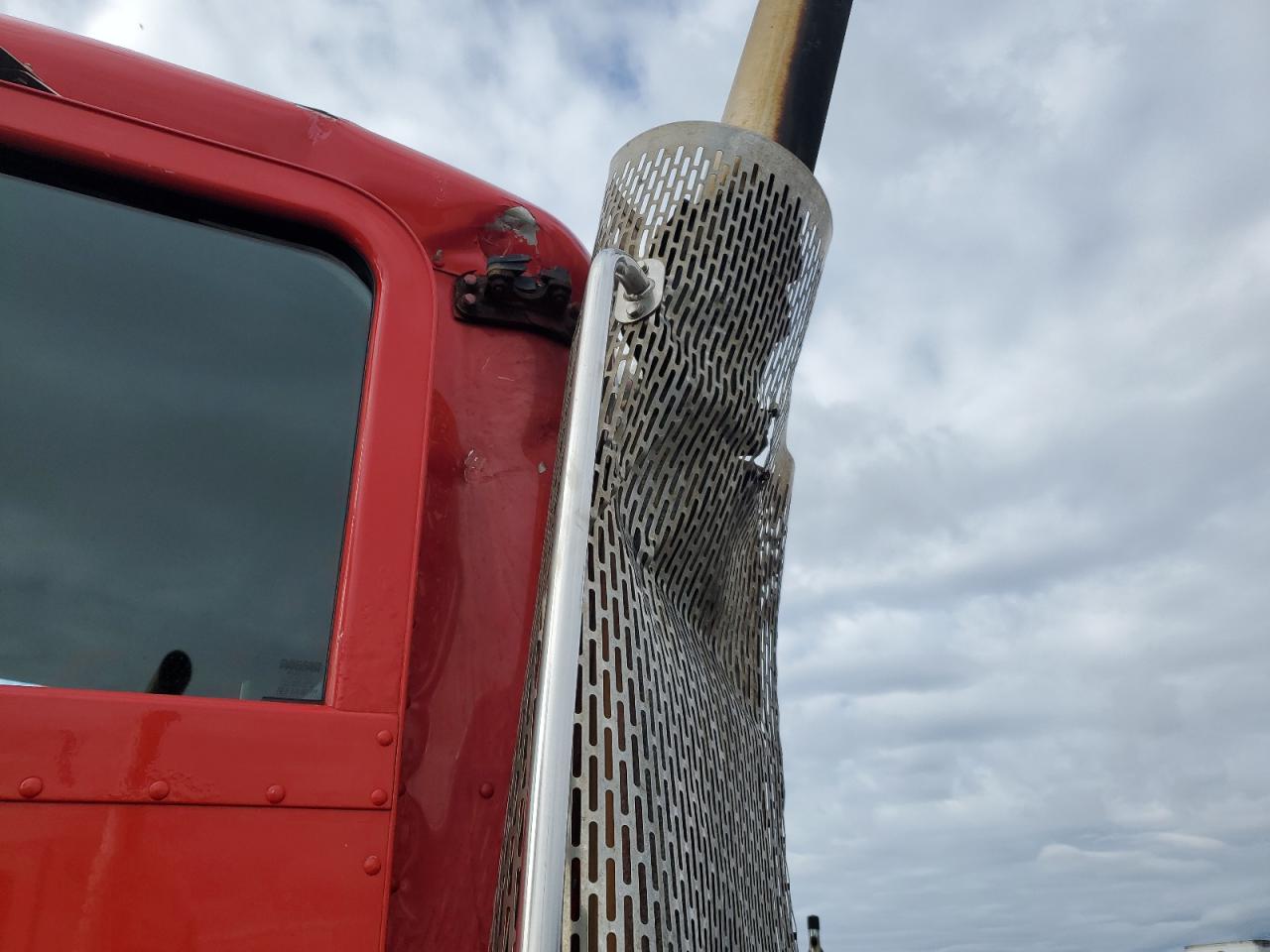 Lot #3179413513 2012 PETERBILT 388