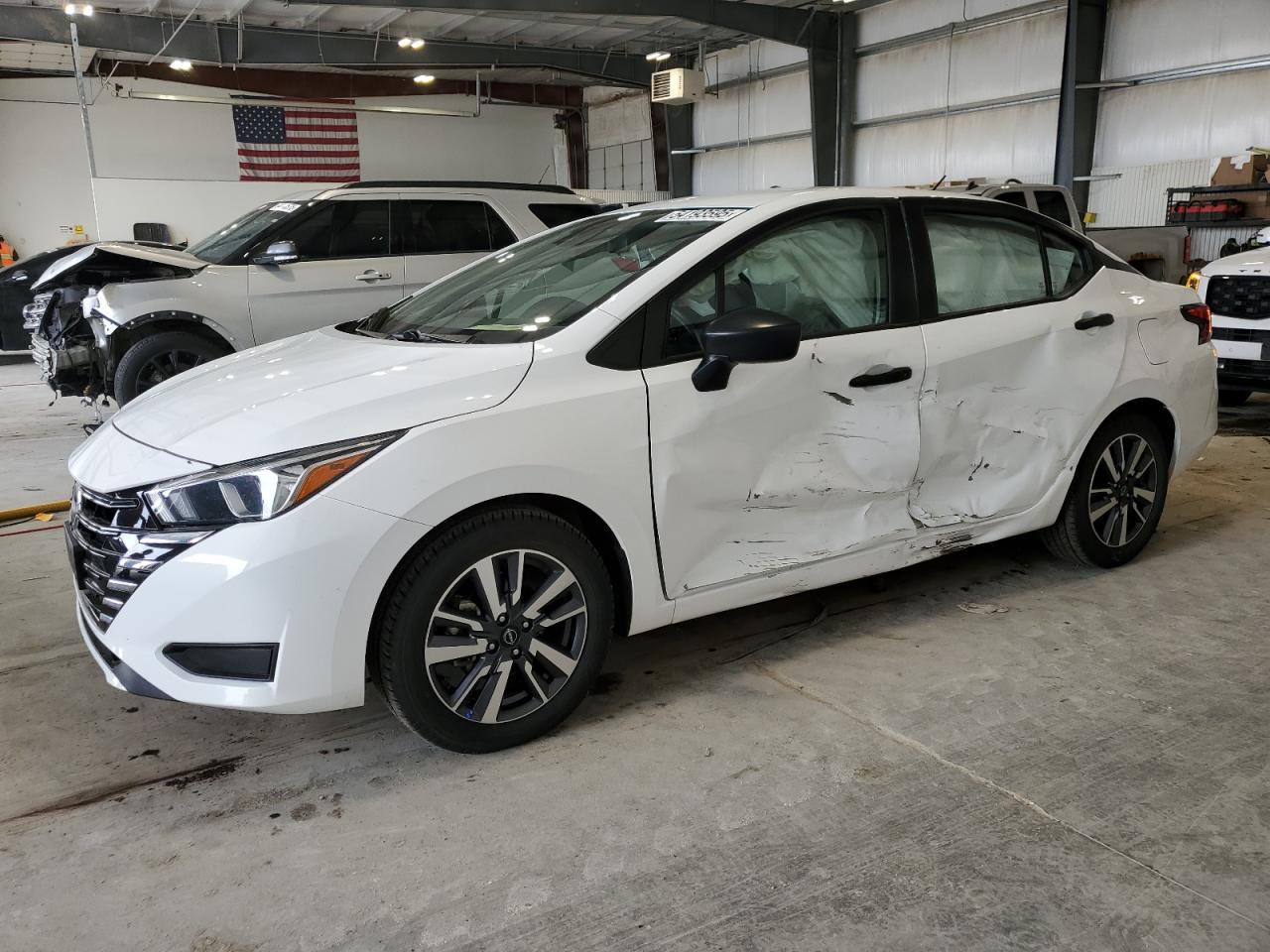 NISSAN VERSA S