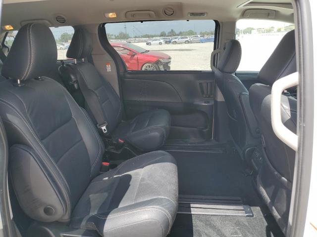 2018 TOYOTA SIENNA SE 5TDXZ3DC5JS905455