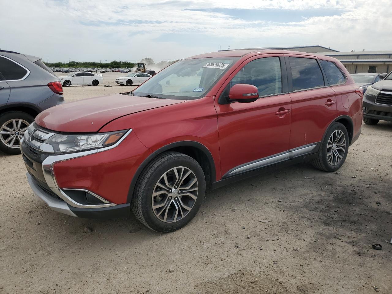 MITSUBISHI OUTLANDER SE