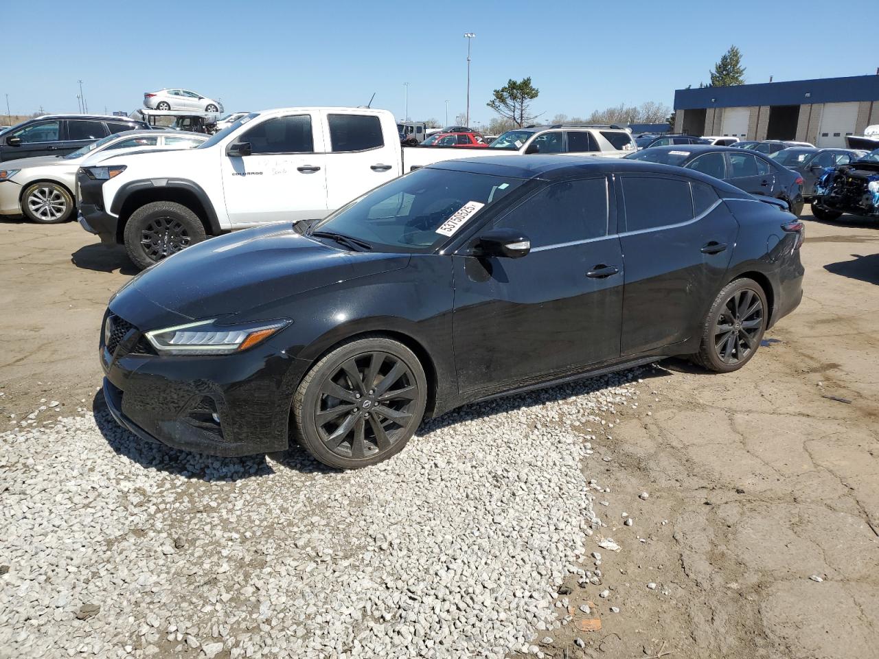 NISSAN MAXIMA SR