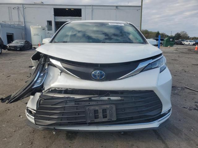 2022 TOYOTA SIENNA XLE 5TDJSKFC4NS056541